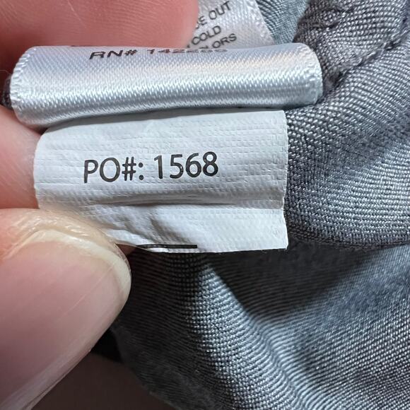 FIGS Technical Collection V-Neck Casma Three-Pocket Scrub Top Size Small - Picture 7 of 9